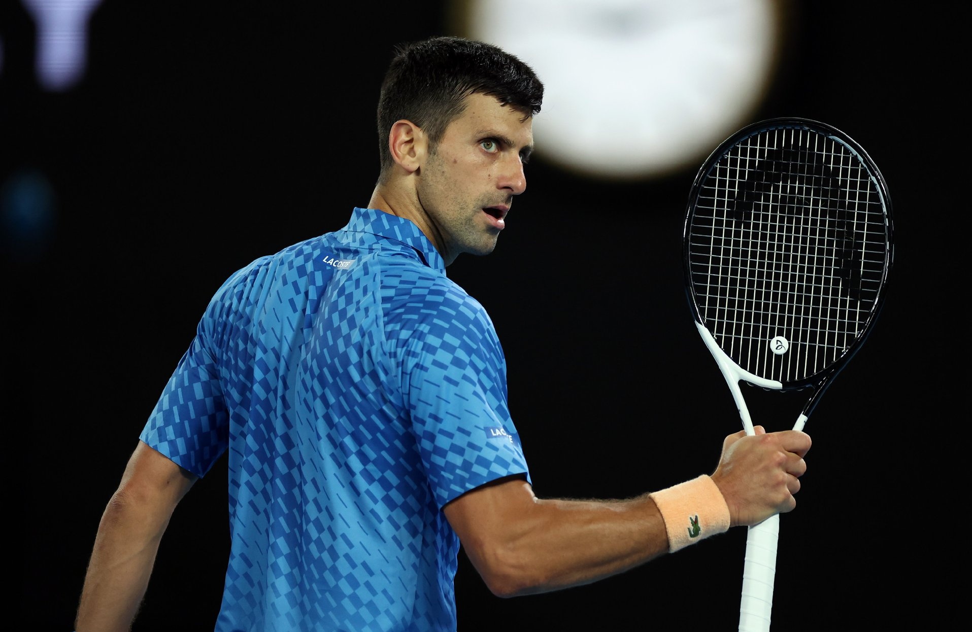 九游体育-澳大利亚队观众热烈欢呼！，德约科维奇迎来三赛季出色发挥再创辉煌时刻